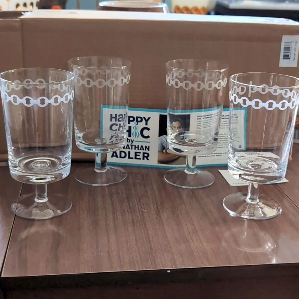 Jonathan Adler Happy Chic glasses NIB! Set of 4